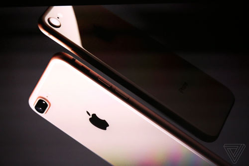 iPhone 8 Plus 跟 iPhone 8 新机有什么特点和区别？