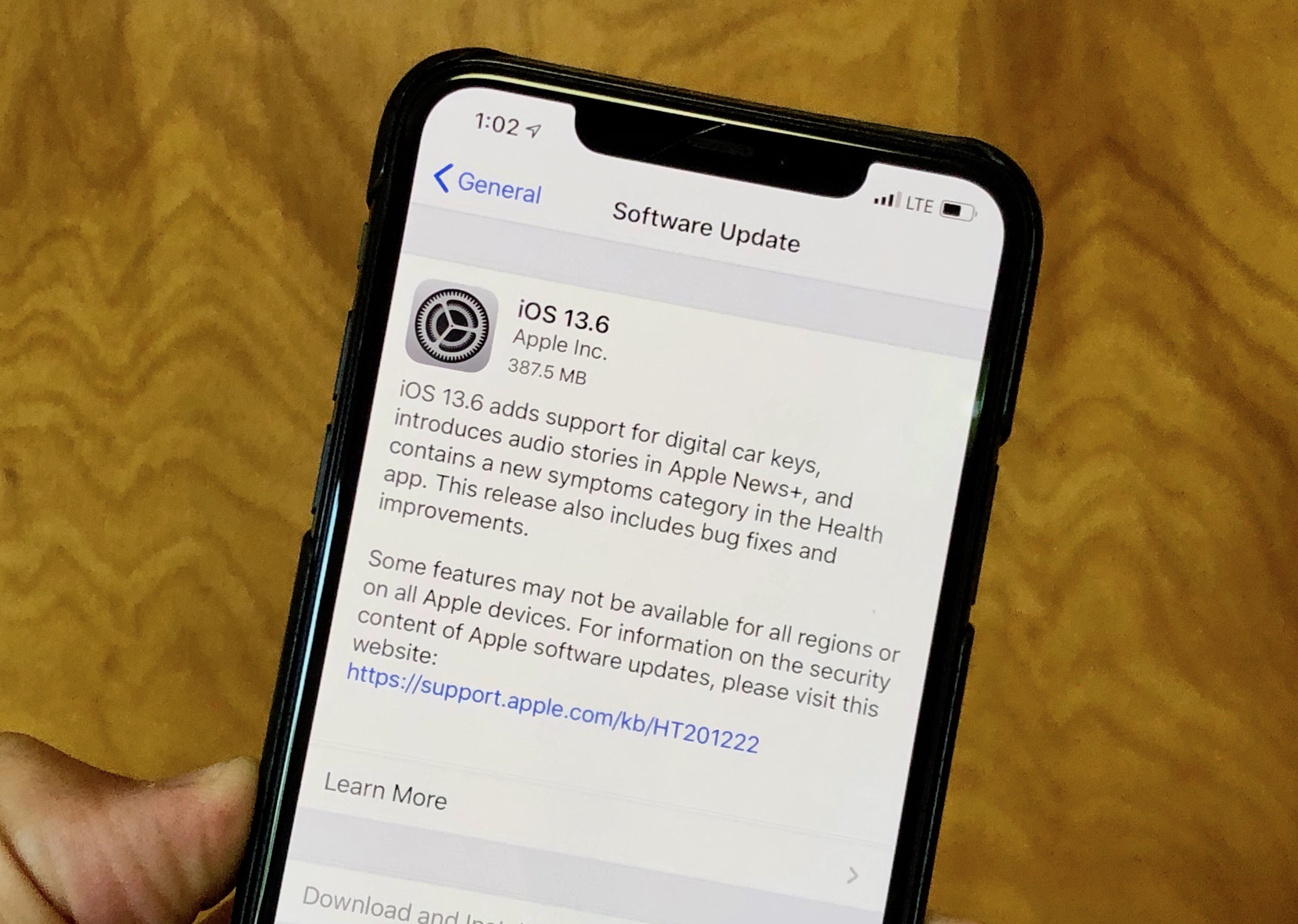 苹果关闭iOS 13.6验证通道，目前仅iOS 13.6.1可用