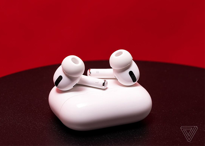 苹果在黑五期间卖出约300万副AirPods