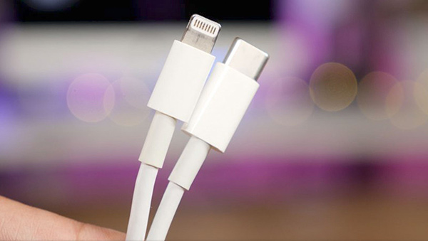 苹果USB-C转闪电连接线降价，暗示新款iPhone换快充