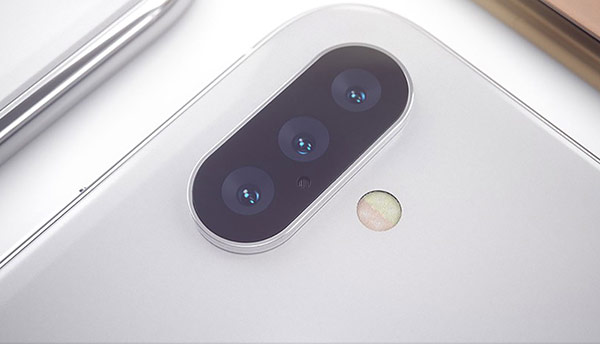 明年iPhone X或将配备三个摄像头？