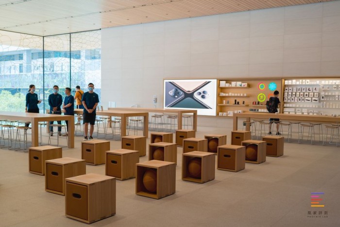 苹果三里屯新店开业 店面扩大一倍多设计融合北京特色