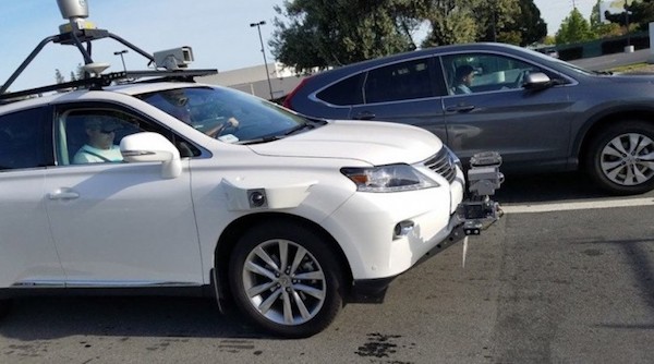 苹果自动驾驶测试汽车8月发生两起轻微碰撞事故：均非肇事方