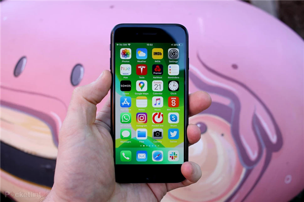 曝苹果将于2024年推出大屏iPhone SE：最早明年登场