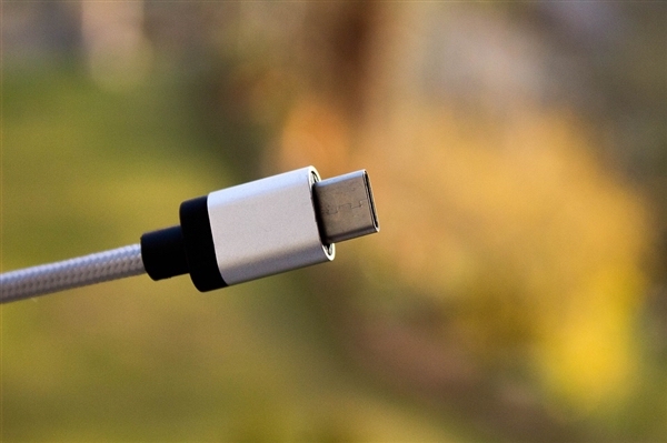 iPhone 15要上USB-C接口 苹果自研芯片认证：兼容安卓没戏