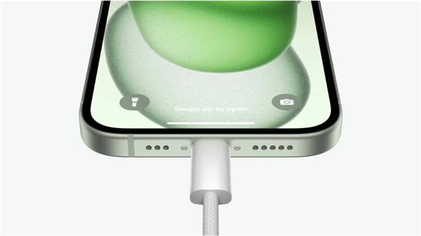 苹果警告用户：iPhone 充电时切勿放在枕头或毯子下面