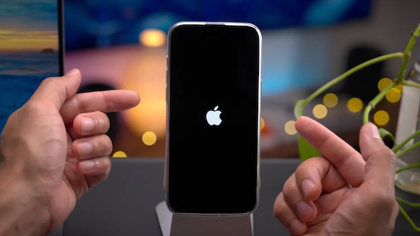 iPhone 和 Apple Watch 显示屏单条细微裂纹不再属于标准保修范围